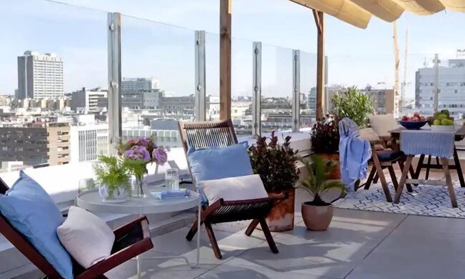 Cuatro Caminos Apartment | Experience the Bernabeu Terrace from a Cozy Apartment