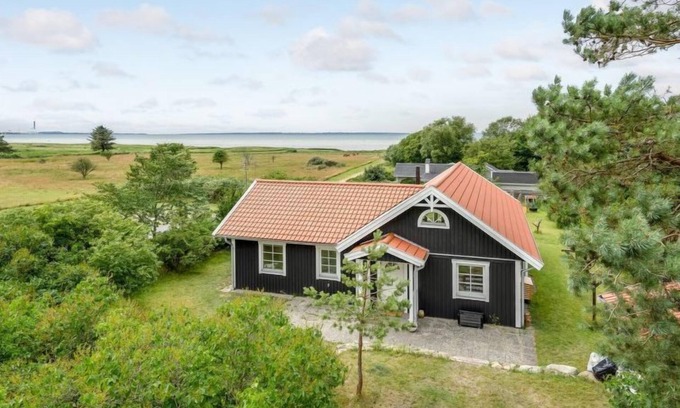 Jægerspris House | Relax at "Bernadete": Oceanfront Retreat with Spa Access