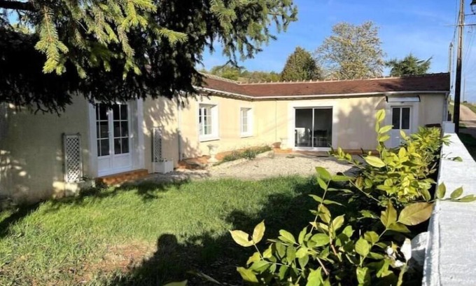 Trucy-sur-Yonne House | Family-Friendly Retreat at Bernard & Anny with Kitchen Access