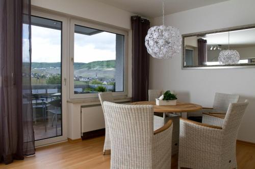 Andel Apartment | Experience Bernkasteler Moselpanorama: Family-Friendly Haven
