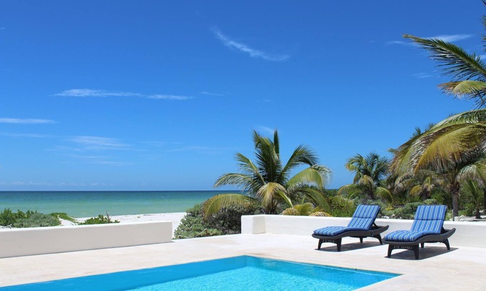 Ixil House | Relaxing BEROCO Front Beach House with Pool & Ocean View