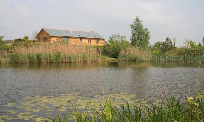 Shebbear House | Family-Friendly Berry Barns with Kitchen Amenities & 9/10 Rating