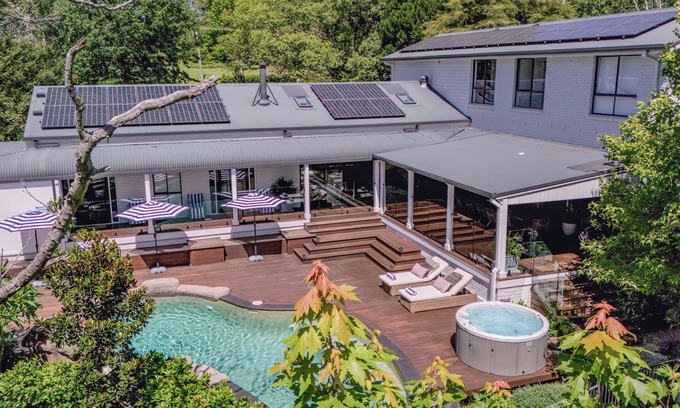 Berry House | Elite Berry Retreat with Oceanfront Views & Spa Amenities