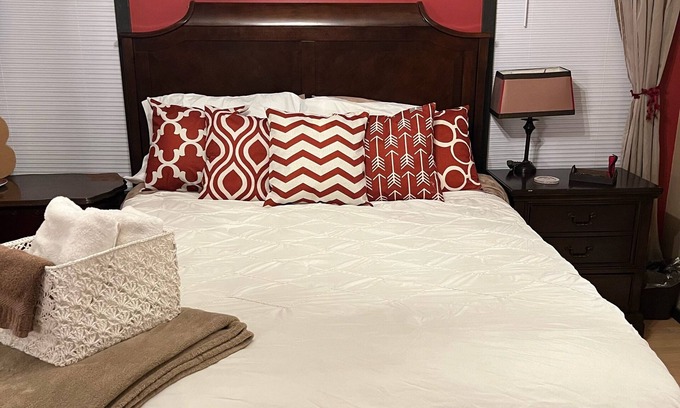 Sylva House | Berry Mountain Escape: Top-Rated Family Getaway Awaits