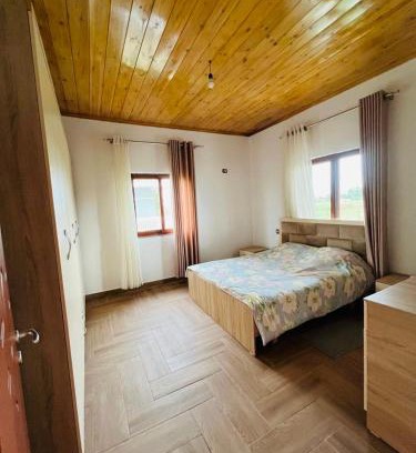 Sakës Apartment | Beachside Retreat: Bert-House with Ocean Views