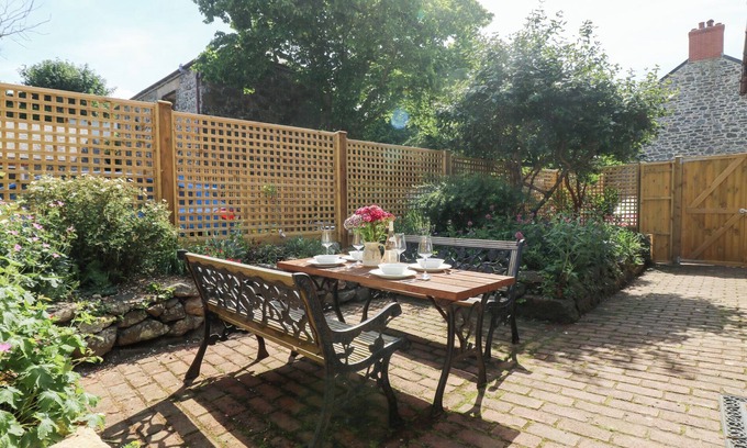 Mullion Cottage | Charming Bert's Barn: Pet-Friendly Cottage in Mullion
