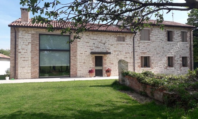 Vicenza Apartment | Experience Bertesina325: Family-Friendly Comfort Awaits