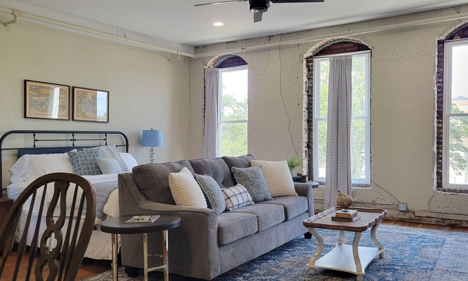 Laurel Condo | Top-Rated Family Retreat at Bertha in Laurel Lofts