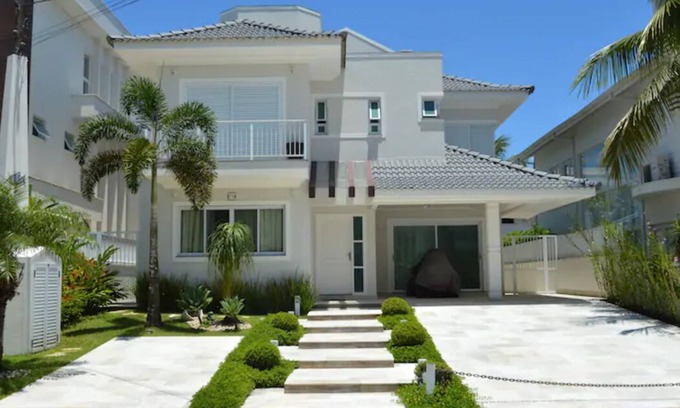 Vista Linda House | Experience Bertioga Beach House in Hanga Roa's Gated Area