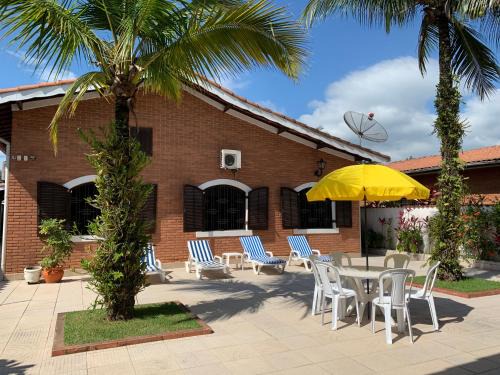 Centro House | Discover Bertioga Paradise: Pet-Friendly & Ocean View Retreat