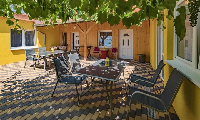 Brod nad Dyji House | Family-Friendly Berunka: Pool, Breakfast & Top-Rated Stay