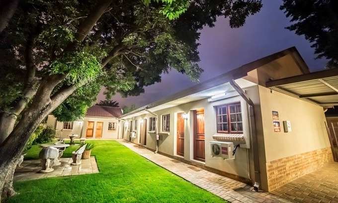 Klerksdorp House | Highly Rated Beryl1 Guest House with Family-Friendly Amenities