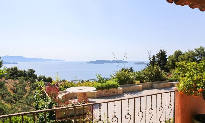 Achladies Apartment | Oceanfront Deluxe Apartment "Fire" with Breathtaking Views