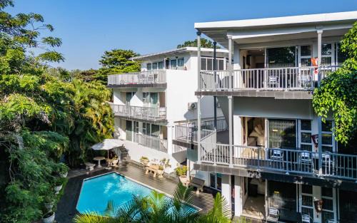 Umhlanga Hotel | Relax at Beside Still Waters Boutique Hotel with Pool Access