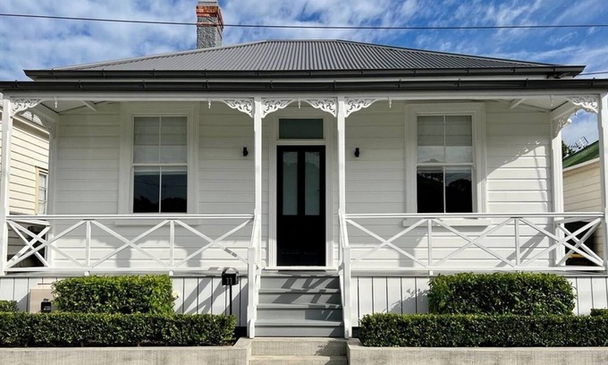 Devonport House | Family-Friendly 3-Bedroom House in Central Auckland