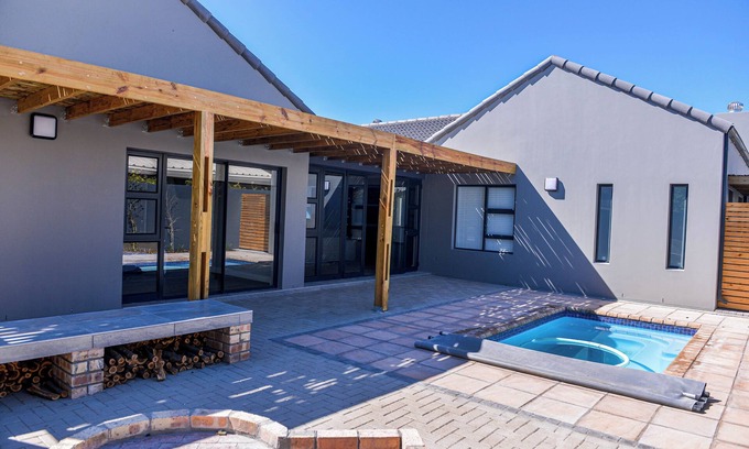 Langebaan House | Bessie on Vondeling - Relax in Style at Bessie, Langebaan's Coziest Holiday Home