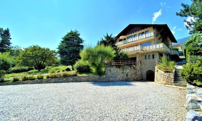 Miege Apartment | Ideal Location for Exploring Valais – Pet and Child Friendly