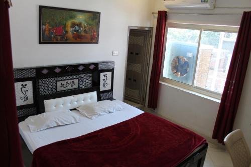 Orchha Bed & Breakfast | Top-Rated B&B in Orchha with Spa and Pet-Friendly Amenities