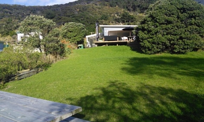 Te Akau House | Ideal Getaway at Best Bach by the Beach in Port Waikato