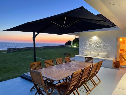 Ofir House | Experience SEA LA VIE at Ofir Beach with Pool and Kitchen