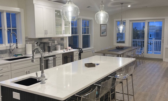 Beach Haven House | Top Beachfront Retreat in Barnegat Light LBI - Guest Rated 10/10