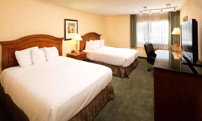 Wenatchee Resort | Ideal Retreat: 3 Units with Outdoor Pool & Free Parking