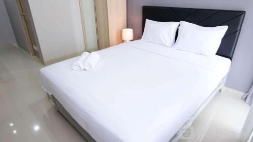 Surabaya Apartment | Ideal Studio Apartment at Grand Dharmahusada Lagoon