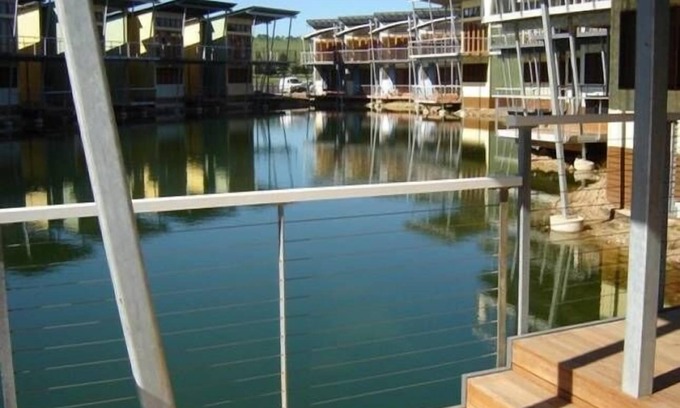 Normanville House | Inviting Family Villa on the Lagoon for Memorable Getaways