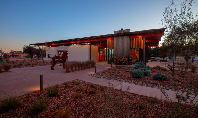 Kanab Hotel | Top-Rated Best Friends Roadhouse with Pet-Friendly Amenities