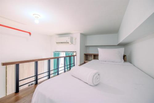 Depok Apartment | Cozy Studio Retreat at Dave Apartment by Travelio