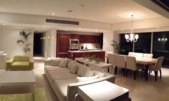 Puerto Vallarta Apartment | Top-Rated ICON Hotel: Breathtaking Views by the Beach