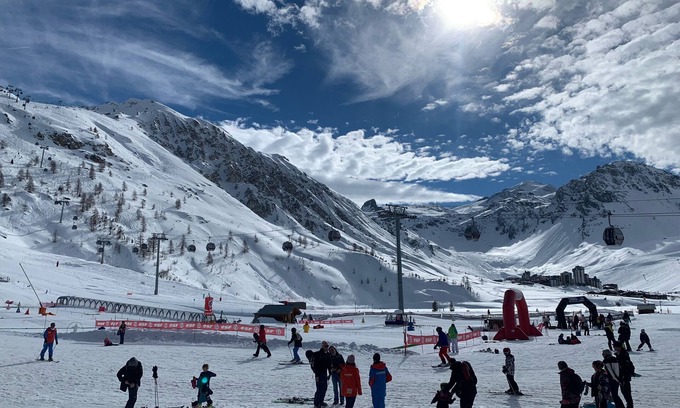 Tignes le Lac Apartment | Prime Location with Scenic Views in Tignes - 4 Bedroom Stay