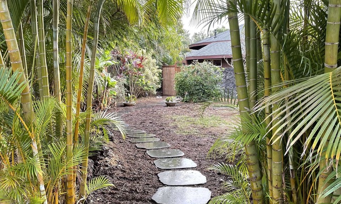 Kamuela House | Best Location Island Retreat with Oceanfront Views & Pool
