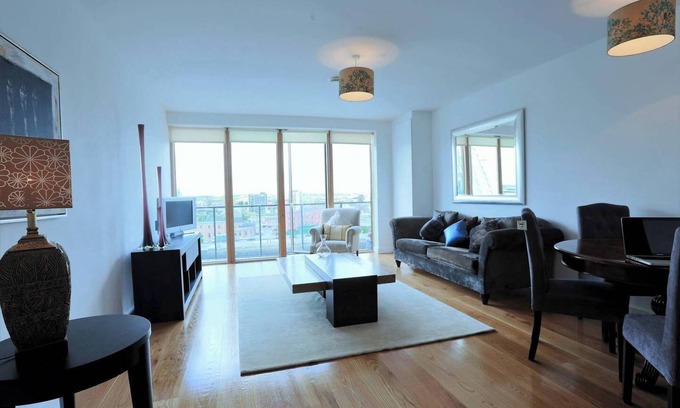 Grand Canal Dock Apartment | Prime Location Penthouse with Child-Friendly Amenities