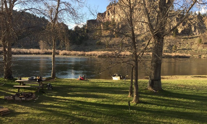 Cascade House | Prime Location Along the Missouri River with Family Amenities