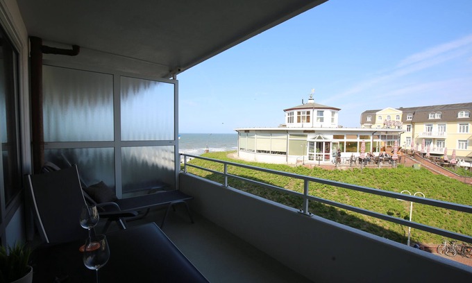 Wangerooge Apartment | Prime Wangerooge Location with Ocean View and Balcony