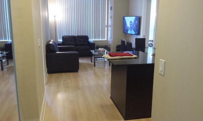 Downtown Mississauga Apartment | Prime Location with Incredible Views and Great Amenities