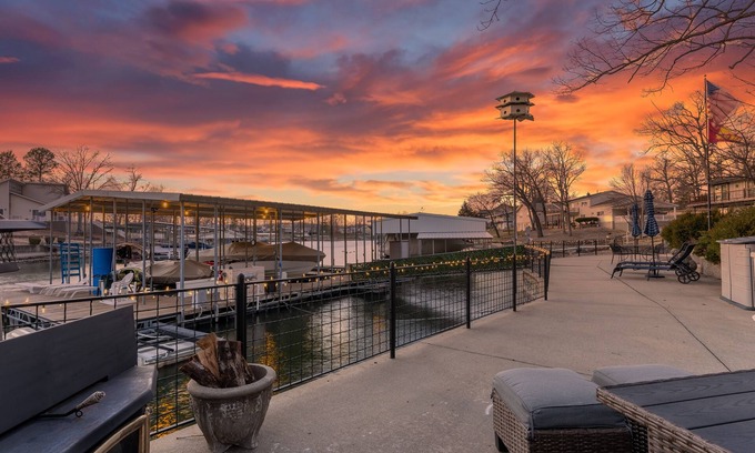 Osage Beach House | Prime Location with Water Toys & Pet-Friendly Amenities