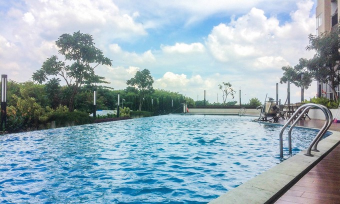 Cikarang Apartment | Modern 1BR Oasis Apartment with Pool & Breakfast Included