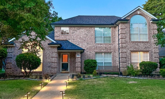 Keller House | Cozy Keller Home: Pet Friendly with Spa & Breakfast Included