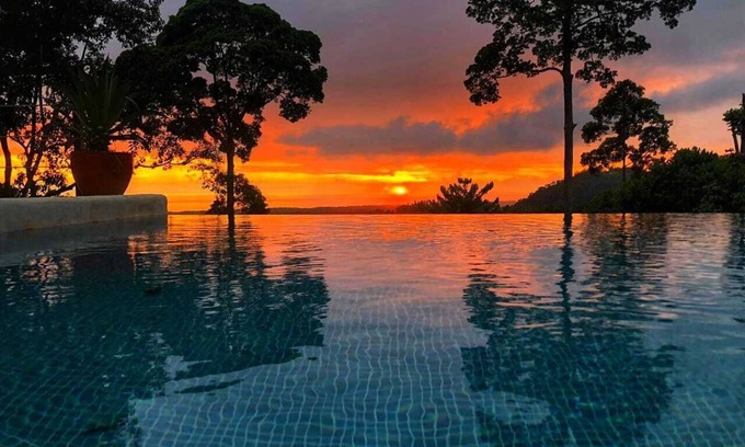 Portalon House | Ocean View Getaway: 2-Story Retreat with Pool & Spa