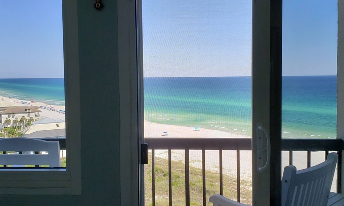 Sunnyside Condo | Oceanfront Bliss at Quiet PCB with Lake View Balconies