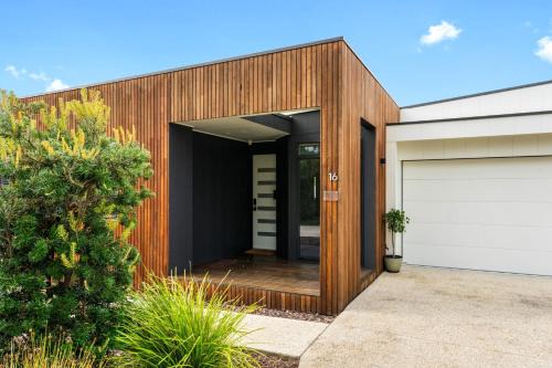 Inverloch House | Discover the Best of Both Worlds in Inverloch Today