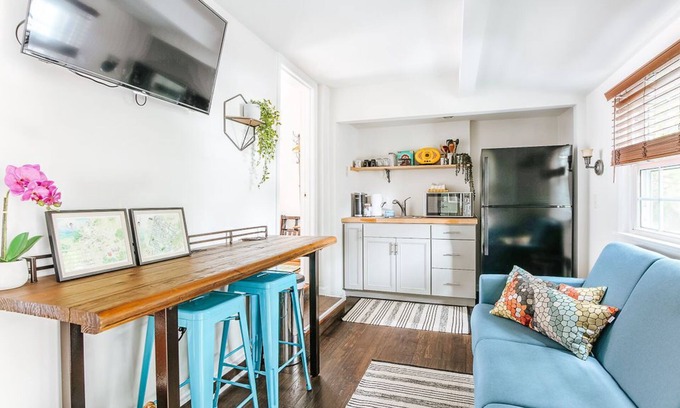 North Downtown House | Charming 2BD Getaway in Downtown Belmont - Walk Everywhere!