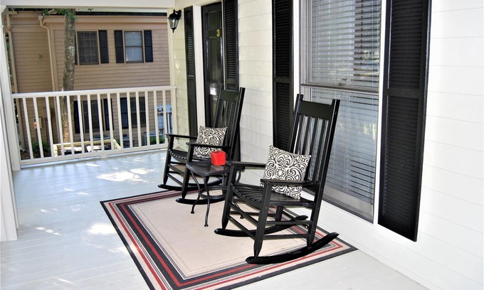 Pawleys Island Condo | Discover Pawleys Plantation: Ideal Retreat for Golfers & Beach Lovers