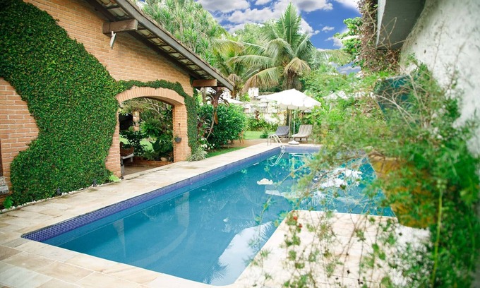 Balneario Praia do Pernambuco House | Popular Beachfront Retreat with Spa & Ocean Views in Guaruja