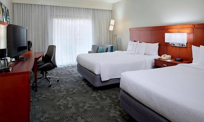 Waldron Hotel | Ideal Getaway: Relaxing Units with Indoor Pool & Pets Welcome