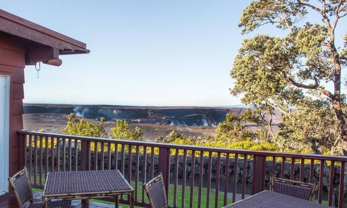 Volcano Hotel | Best Place to Unwind! Three Comfy Units, Free Parking, Close to Attractions!