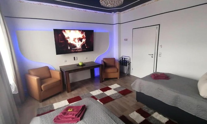 Wittenberge Apartment | Gold Suite with Netflix & eBike Station in Wittenberge