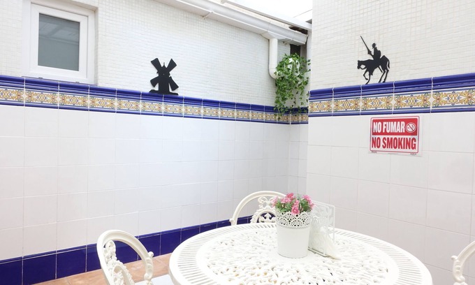 El Cabanyal Apartment | Discover Valencia Beach Flat - Historic Charm by the Ocean